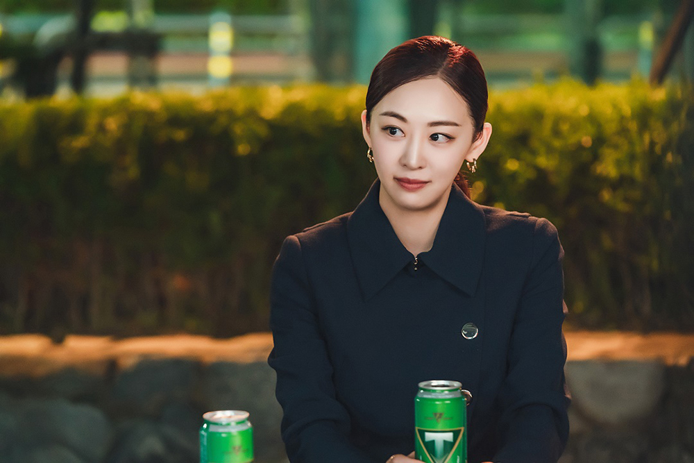 داسوم هي الصديقة المقربة لأوه يون سيو، المشرقة والجريئة بلا اعتذار، في الفيلم الكوميدي الرومانسي الجديد “إيجابيًا لك - Positively Yours” داسوم هي الصديقة المقربة لأوه يون سيو، المشرقة والجريئة بلا اعتذار، في الفيلم الكوميدي الرومانسي الجديد “إيجابيًا لك - Positively Yours”