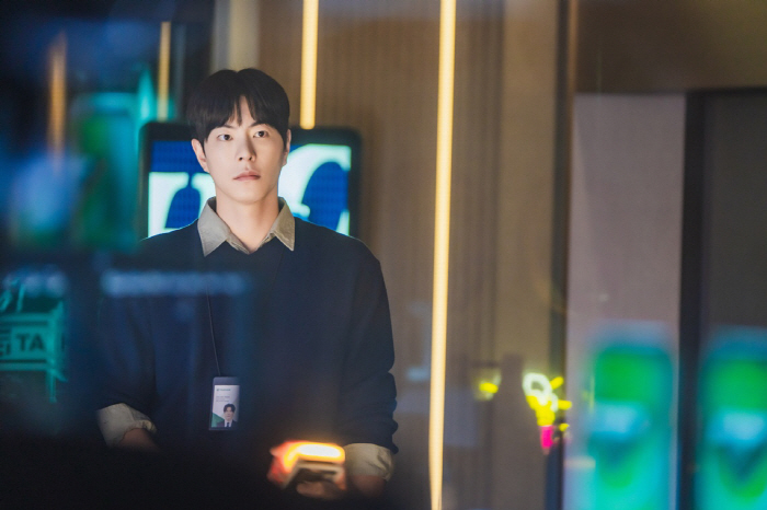 هونغ جونغ هيون يتحدث عن لم شمله مع أوه يون سيو في مسلسل "Positively Yours" + أفكاره حول الصداقات بين الرجال والنساء