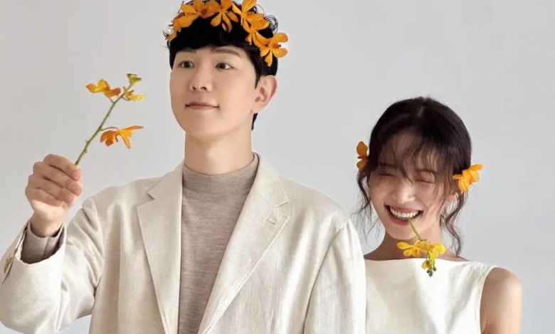 أعلنت كيم جي يونغ، إحدى المشاركات في برنامج "Heart Signal 4"، زواجها وحملها