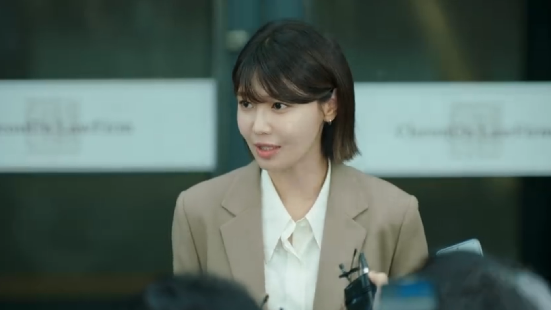 لحظتان شريرتان و لحظتان عاطفيتان من الحلقتين 9-10 من مسلسل "محامية الآيدول - IDOL I"