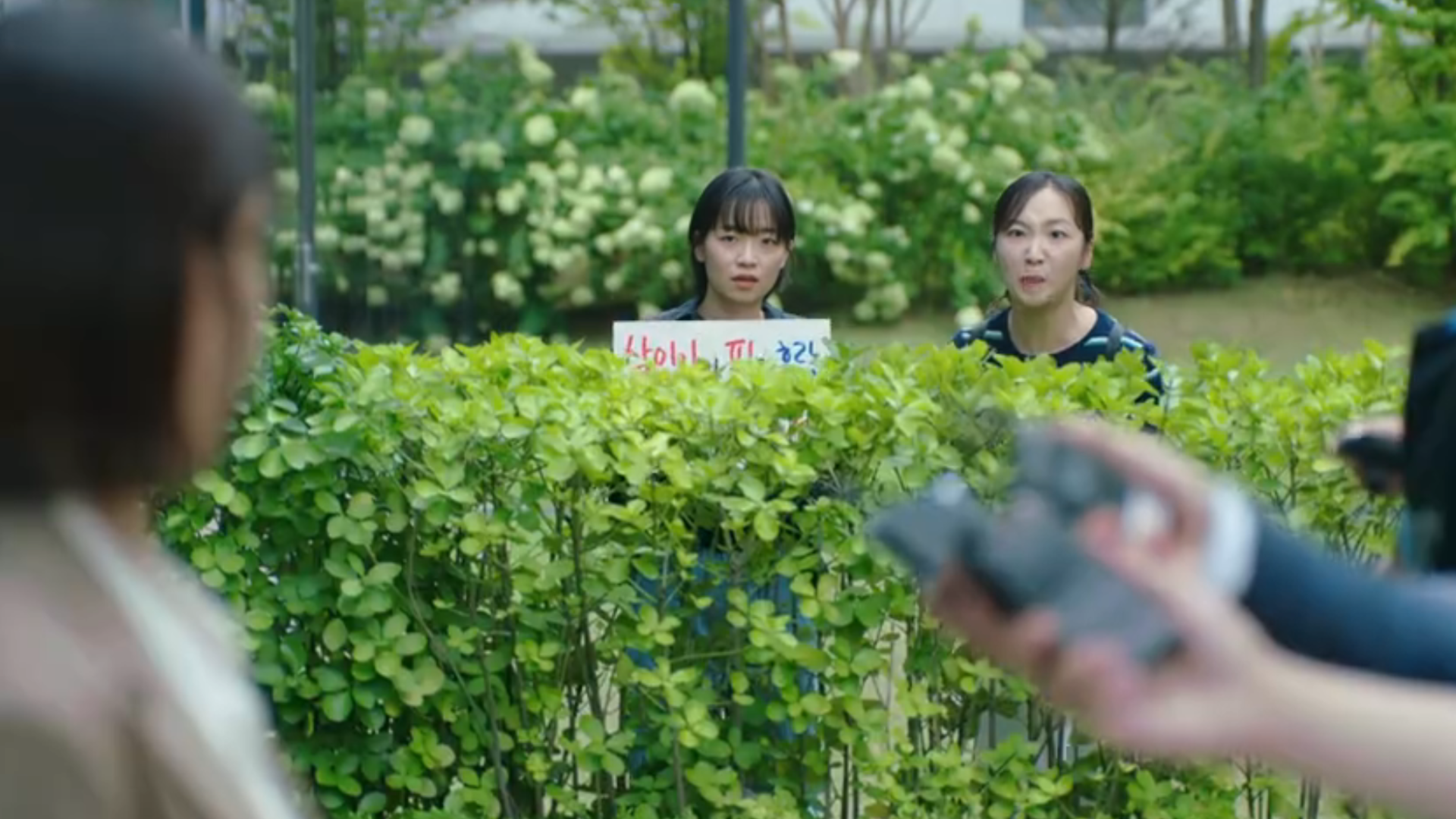 لحظتان شريرتان و لحظتان عاطفيتان من الحلقتين 9-10 من مسلسل "محامية الآيدول - IDOL I"