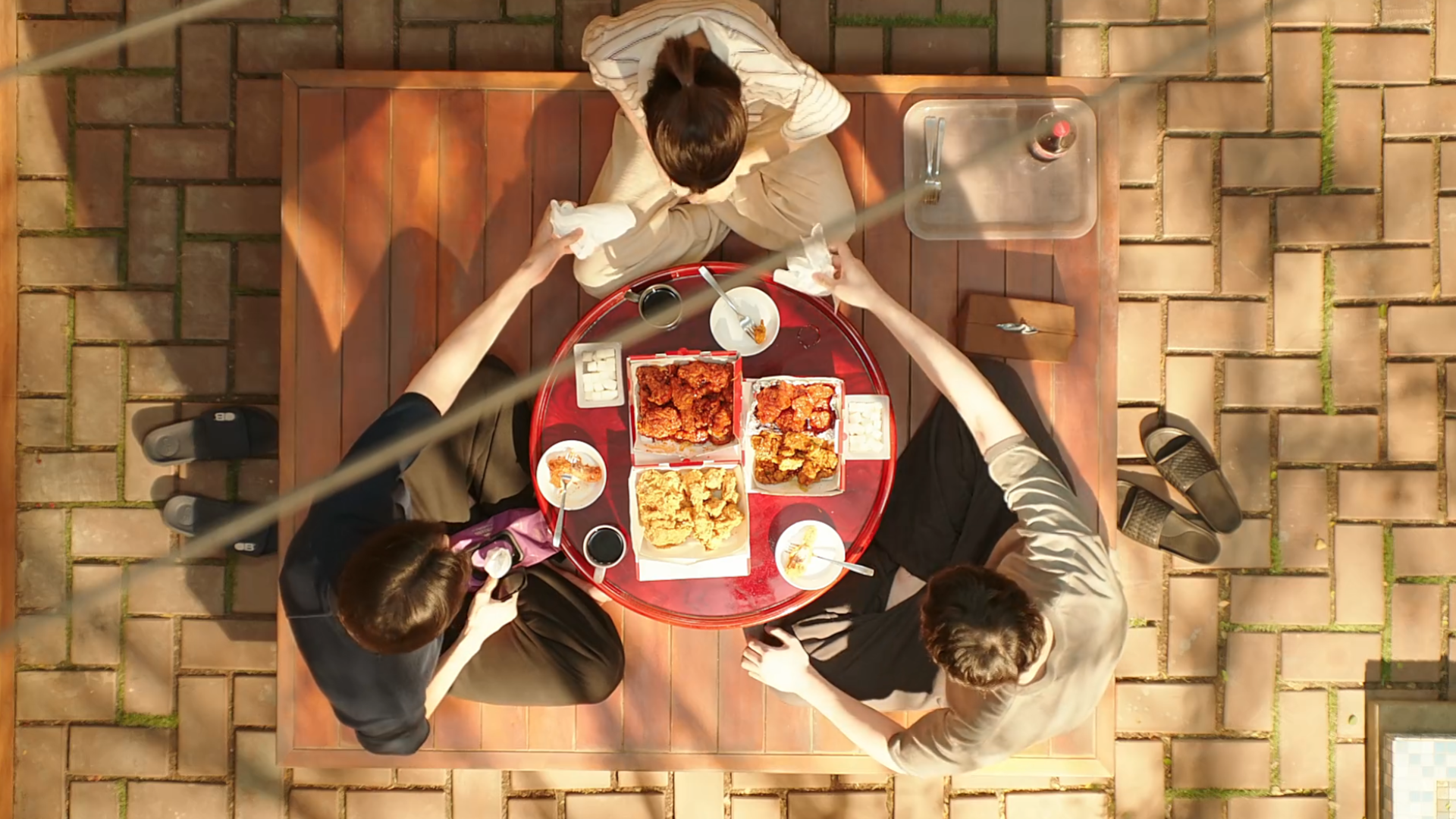 لحظتان شريرتان و لحظتان عاطفيتان من الحلقتين 9-10 من مسلسل "محامية الآيدول - IDOL I"