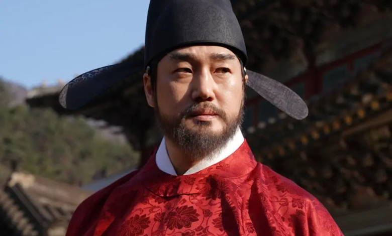 يو جي تاي هو العقل المدبر وراء خلع الملك بارك جي هون عن العرش في فيلم "حارس الملك - The King’s Warden" يو جي تاي هو العقل المدبر وراء خلع الملك بارك جي هون عن العرش في فيلم "حارس الملك - The King’s Warden"