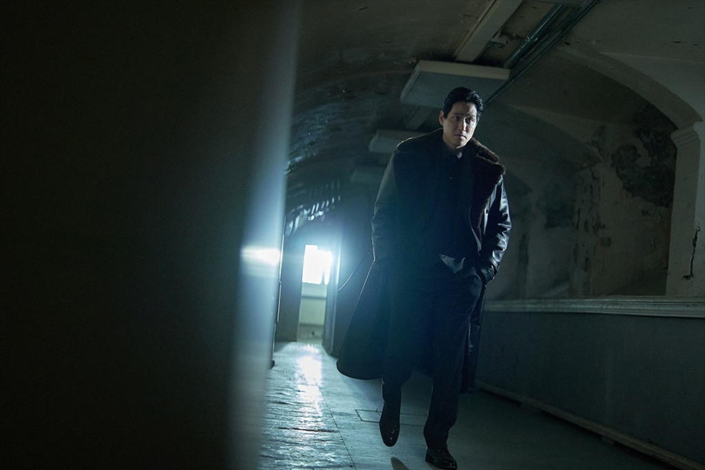 بارك هاي جون يجسد دور قنصل عام تغذيه الرغبة في السلطة في الفيلم الجديد "ذكاء بشري - HUMINT"