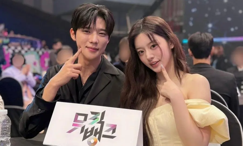 مينجو من فرقة ILLIT تجري محادثات للتنحي عن منصبها كمقدمة لبرنامج "Music Bank" بالإضافة إلى تقارير تفيد بأن مون سانغ مين سيغادر البرنامج مينجو من فرقة ILLIT تجري محادثات للتنحي عن منصبها كمقدمة لبرنامج "Music Bank" بالإضافة إلى تقارير تفيد بأن مون سانغ مين سيغادر البرنامج