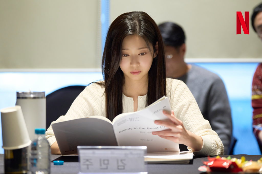 أبهرت كيم مين جو و لومون و مون سانغ مين الحضور في قراءة نص الدراما الخيالية الجديدة أبهرت كيم مين جو و لومون و مون سانغ مين الحضور في قراءة نص الدراما الخيالية الجديدة