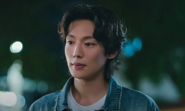 يتحول لي كي تايك إلى ممثل مسرحي يختار الحرية على الشهرة في الدراما الجديدة "الدليل العملي للحب - The Practical Guide To Love" يتحول لي كي تايك إلى ممثل مسرحي يختار الحرية على الشهرة في الدراما الجديدة "الدليل العملي للحب - The Practical Guide To Love"