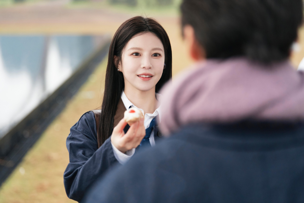 يتقارب كيم سيون هو وجو يون جونغ أثناء سفرهما معًا للعمل في مسلسل "هل يمكن ترجمة هذا الحب؟ - Can This Love Be Translated"