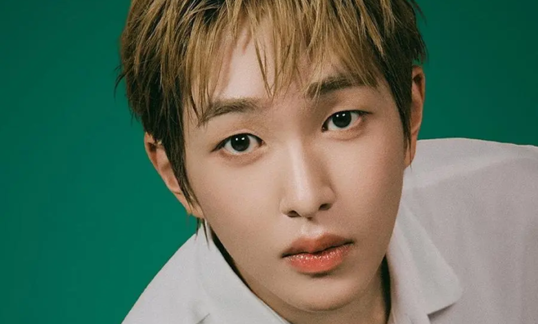 شاهد: أونيو من فرقة SHINee يعلن عن موعد عودة ألبومهم الخامس "TOUGH LOVE"