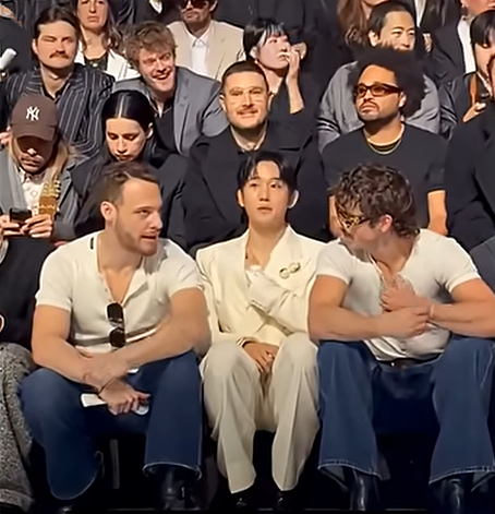 يواجه جونغ هاي إن ردود فعل متباينة بسبب مزاعم العنصرية في عرض أزياء ميلانو