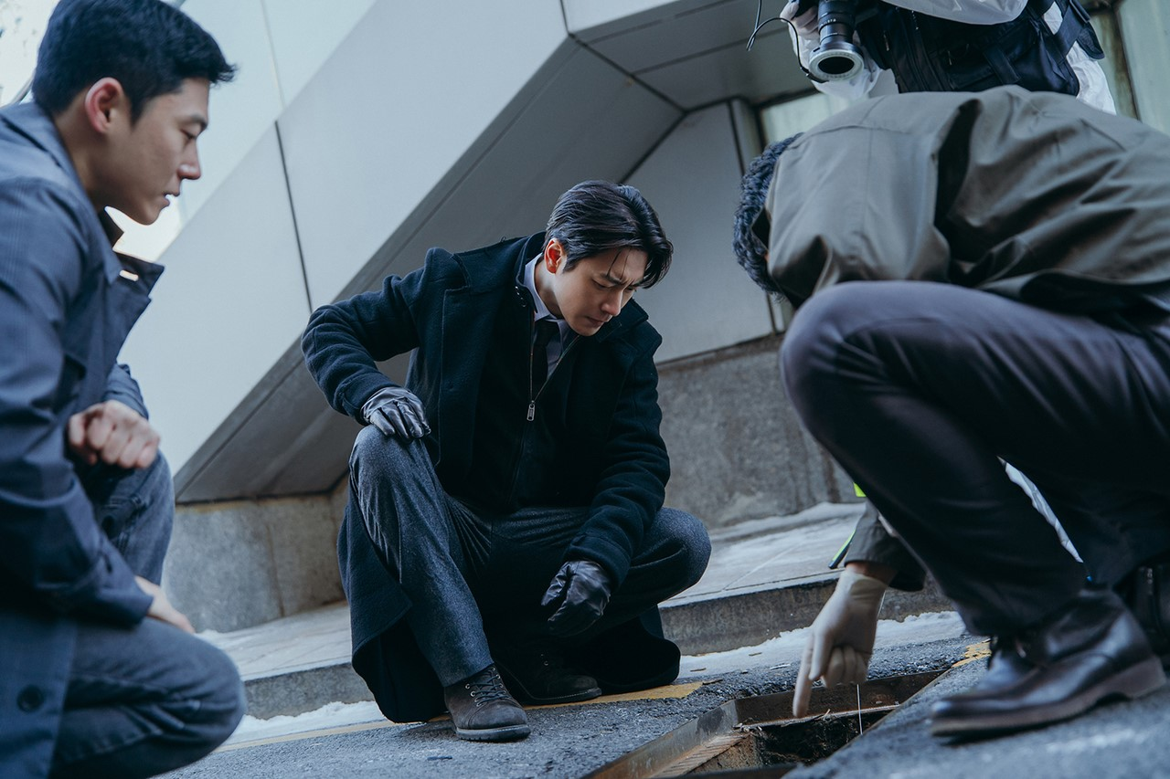 حياة شين هاي سون الغامضة تجمع بين لي جون هيوك و كيم جاي وون و باي جونغ اوك والمزيد في الدراما الجديدة "فن سارا - The Art Of Sarah"