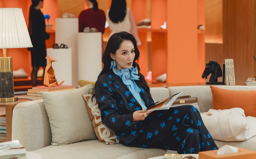 حياة شين هاي سون الغامضة تجمع بين لي جون هيوك و كيم جاي وون و باي جونغ اوك والمزيد في الدراما الجديدة "فن سارا - The Art Of Sarah"