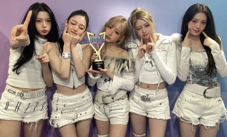 شاهد: KiiiKiii تحقق الفوز الأول لـ "404 (New Era)" في برنامج "Show Champion" و عروض WHIB و POW والمزيد