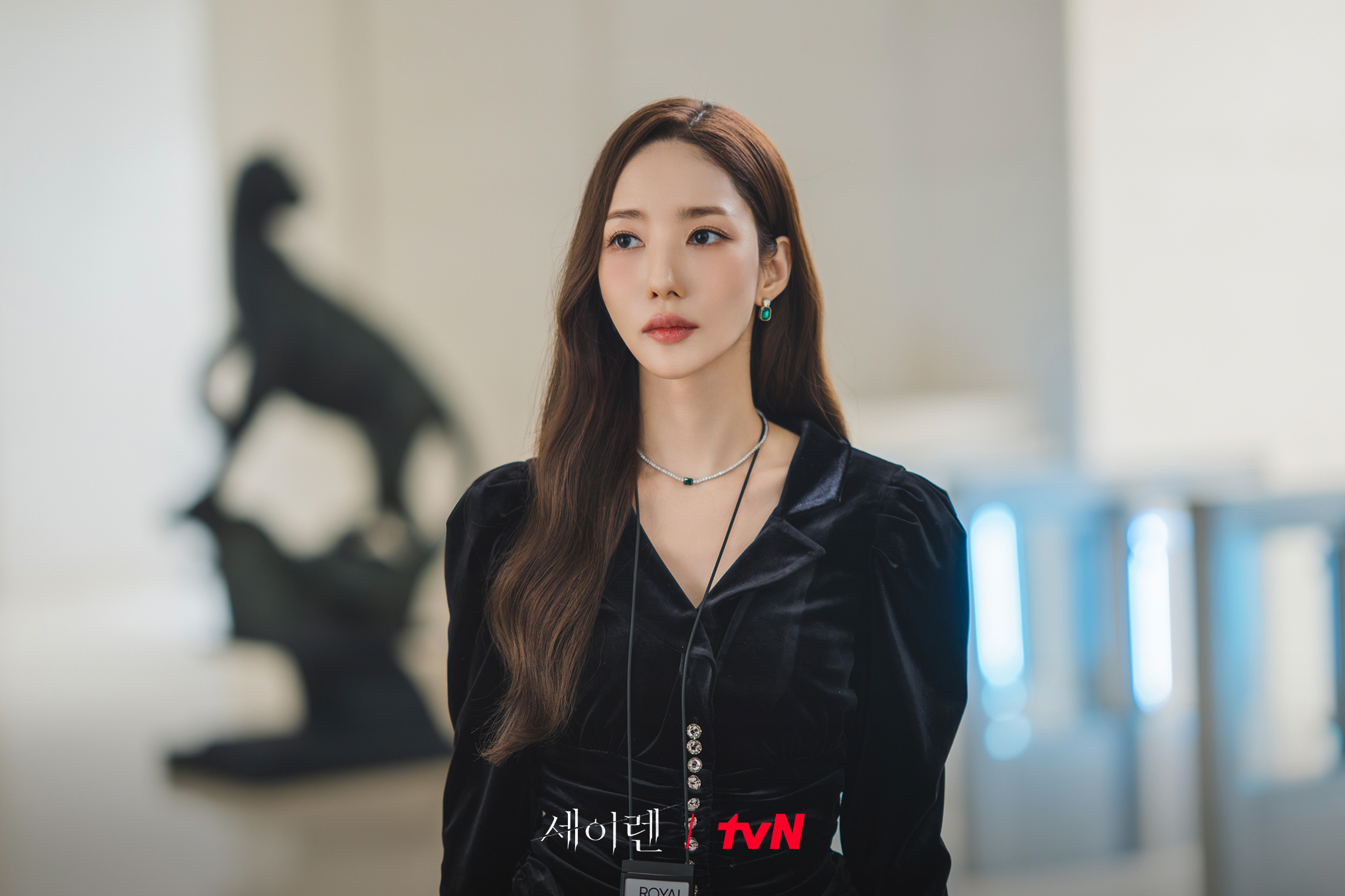 بارك مين يونغ تتحدث عن شخصيتها الغامضة في مسلسل "قبلة الحورية - Siren’s Kiss" وعن استعدادها للدور، والمزيد