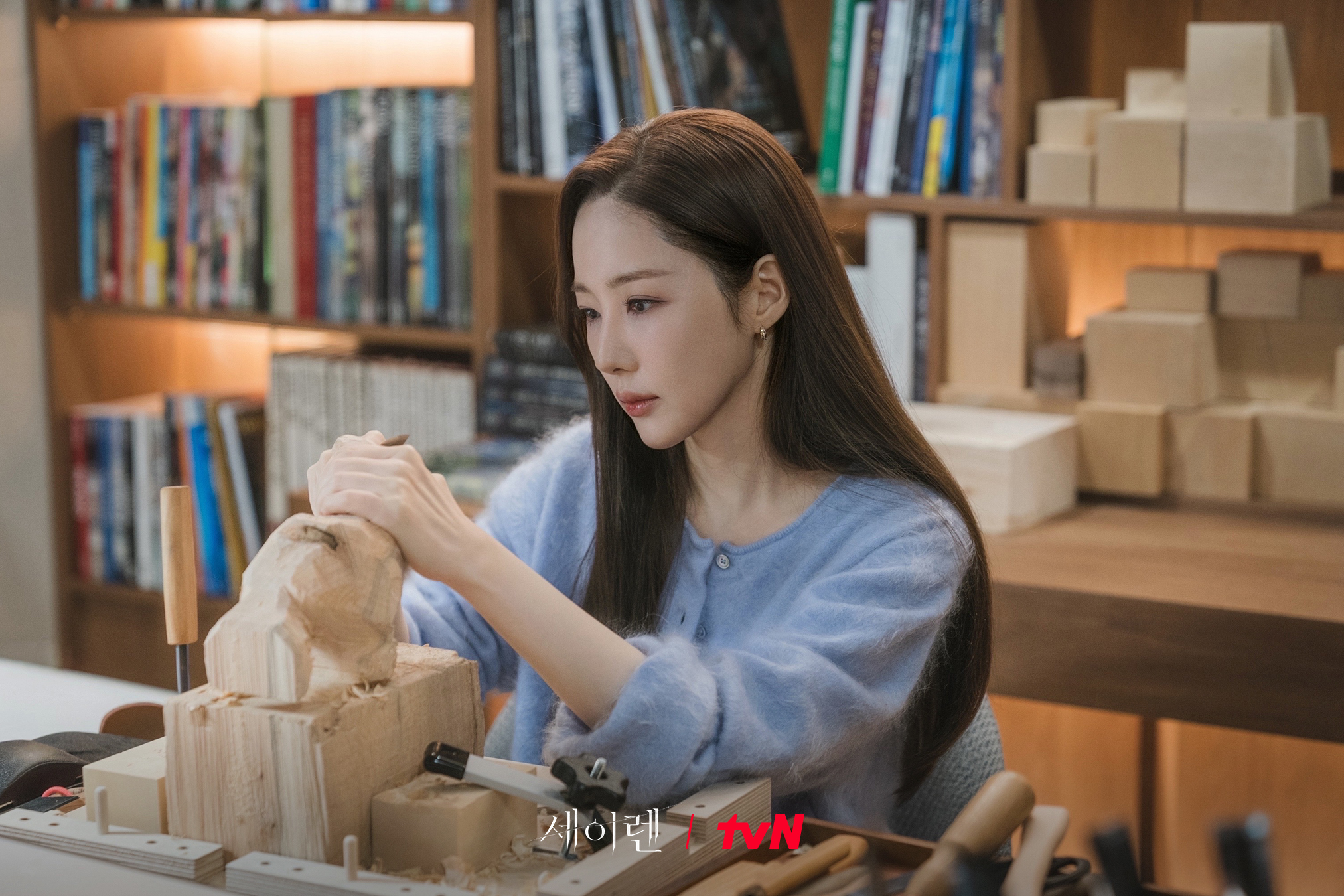 بارك مين يونغ تتحدث عن شخصيتها الغامضة في مسلسل "قبلة الحورية - Siren’s Kiss" وعن استعدادها للدور، والمزيد