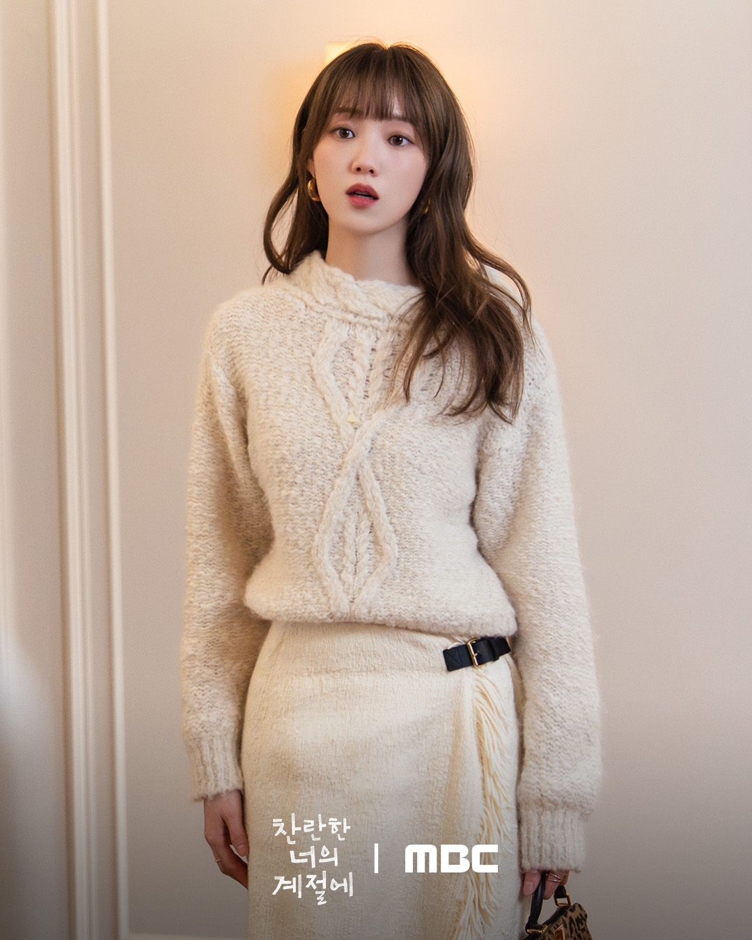 لي سونغ كيونغ و هان جي هيون و اوه يي جو يتحدثون عن دور الأخوات في الدراما الجديدة "في موسمك المشرق - In Your Radiant Season"