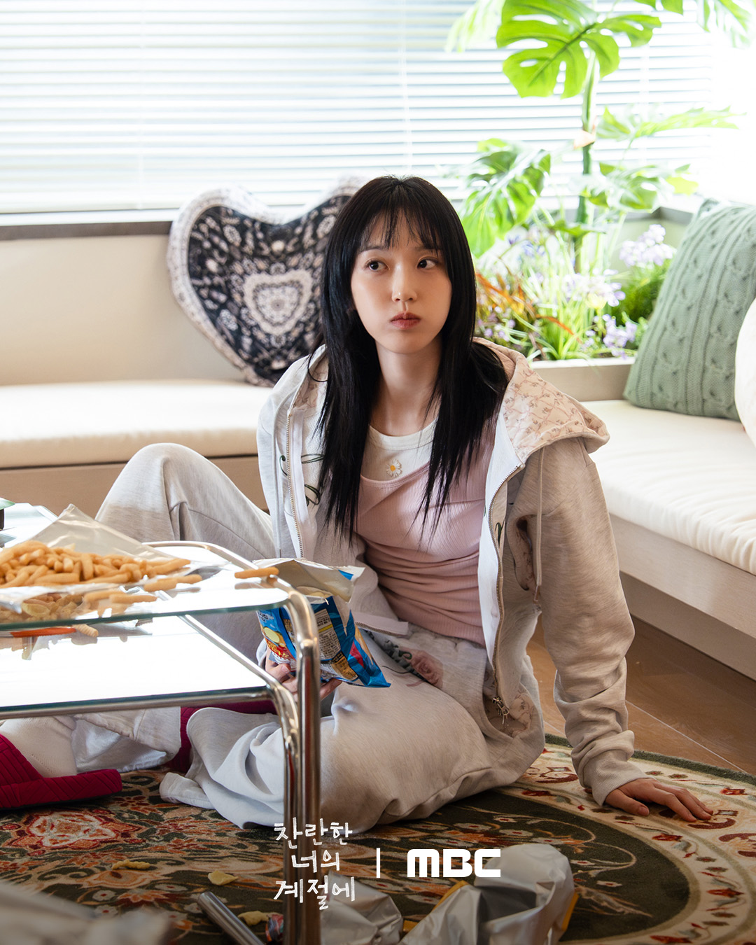 لي سونغ كيونغ و هان جي هيون و اوه يي جو يتحدثون عن دور الأخوات في الدراما الجديدة "في موسمك المشرق - In Your Radiant Season"