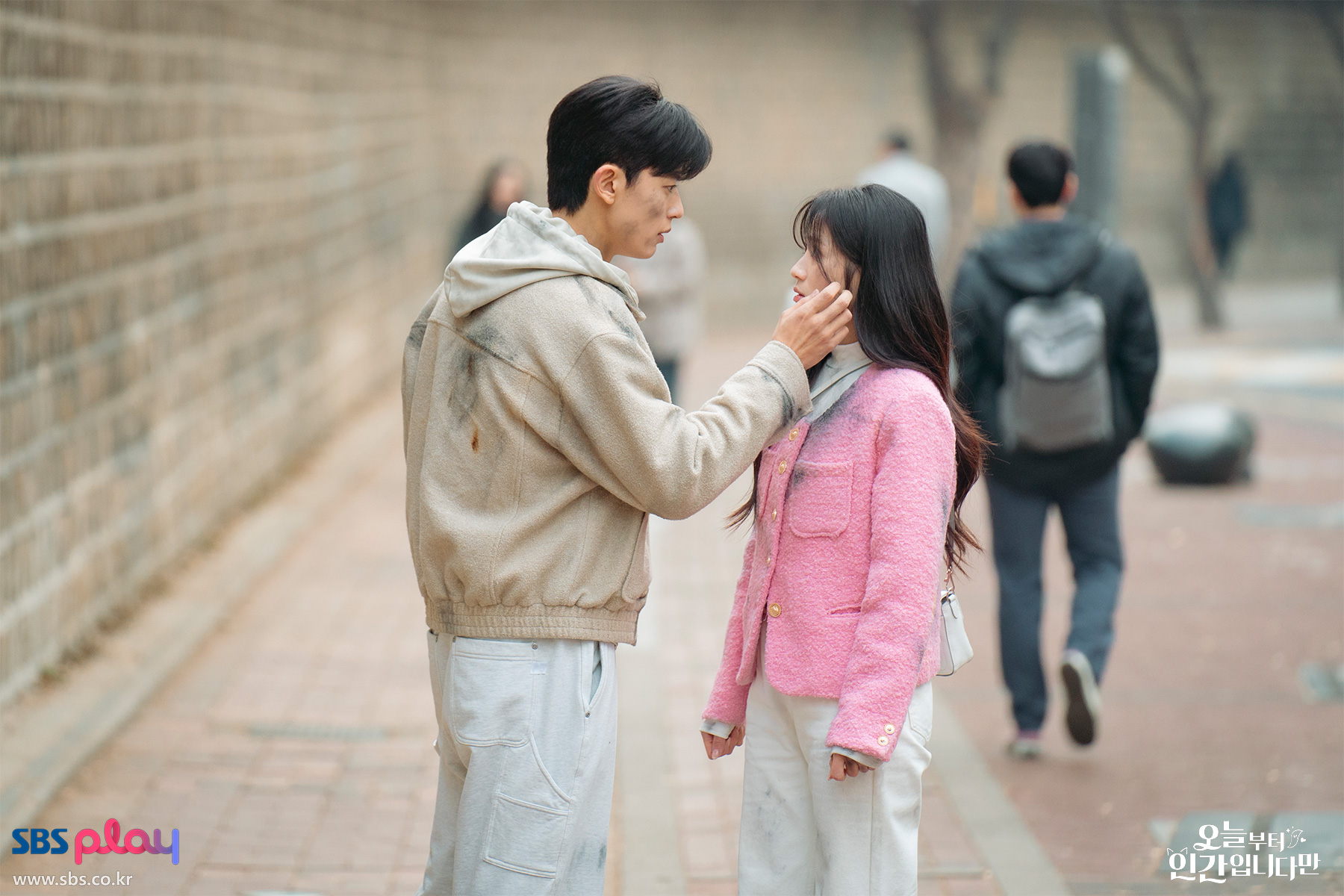 كيم هاي يون تشعر بالفراشات لأول مرة بفضل لفتة لومون اللطيفة في دراما "حكاية بلا ذيول - No Tail to Tell"