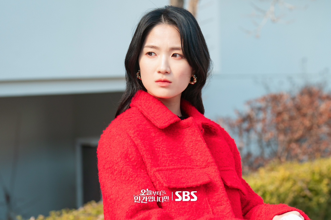 تواصل كيم هاي يون و لومون أعمالهما الخيرية نيابة عن لي سي وو في مسلسل "حكاية بلا ذيول - No Tail To Tell"