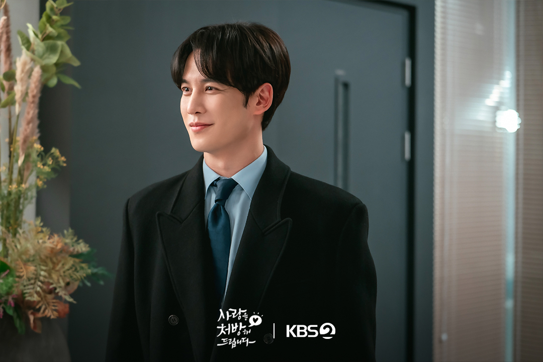 يجتمع جين سي يون و بارك كي وونغ مجدداً في مكان العمل بطريقة محرجة بعد قضاء ليلة معاً في مسلسل "وصفة للحب - Recipe For Love"