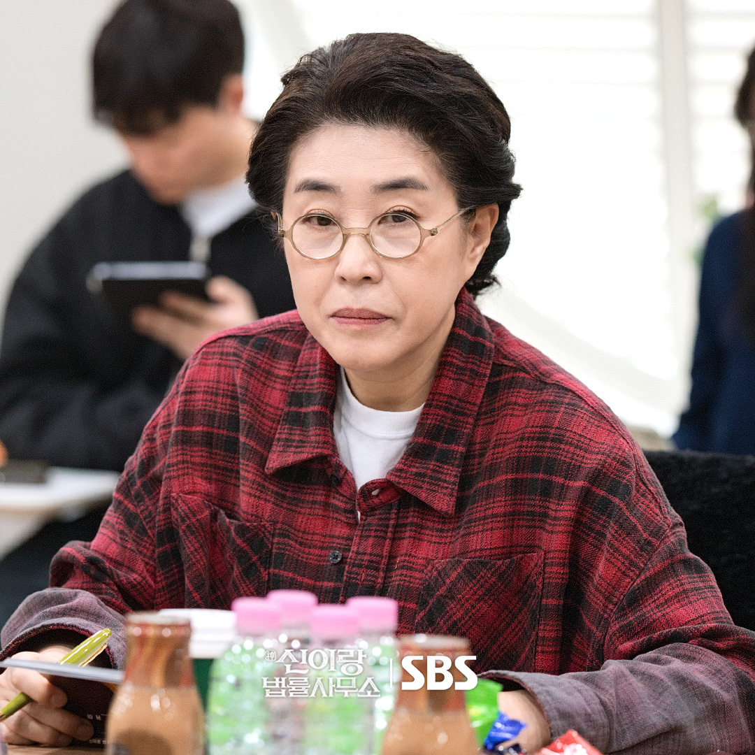 يو يون سيوك و إيسوم وآخرون يبدأون قراءة نص الدراما القانونية الخيالية الجديدة "المحامي الشبح - Phantom Lawyer" يو يون سيوك و إيسوم وآخرون يبدأون قراءة نص الدراما القانونية الخيالية الجديدة "المحامي الشبح - Phantom Lawyer"