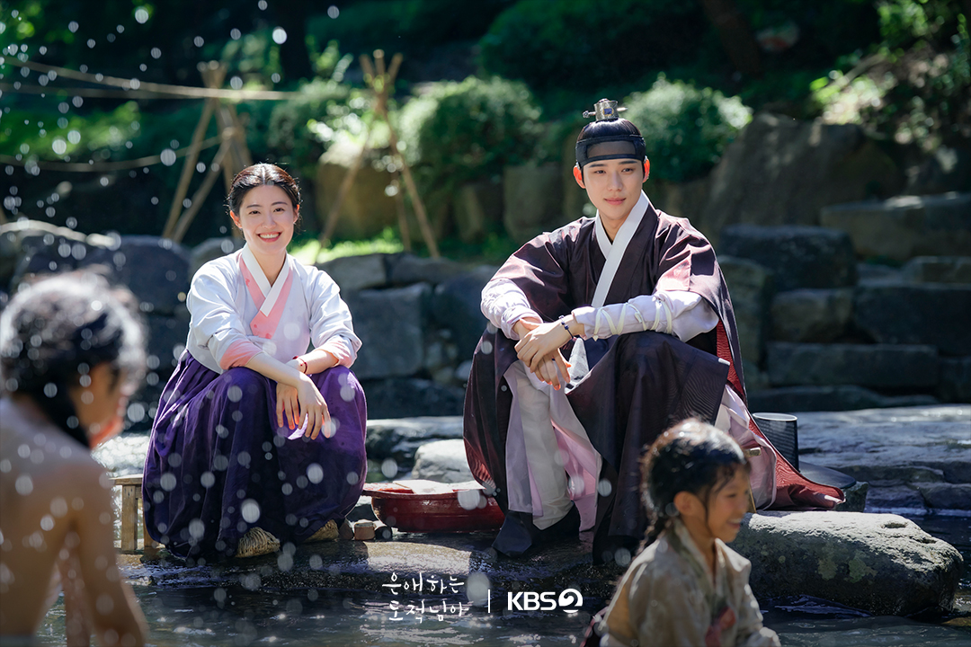 مون سانغ مين و نام جي هيون يتبادلان لحظة رومانسية في مسلسل "إلى لصتي الحبيبة - To My Beloved Thief"