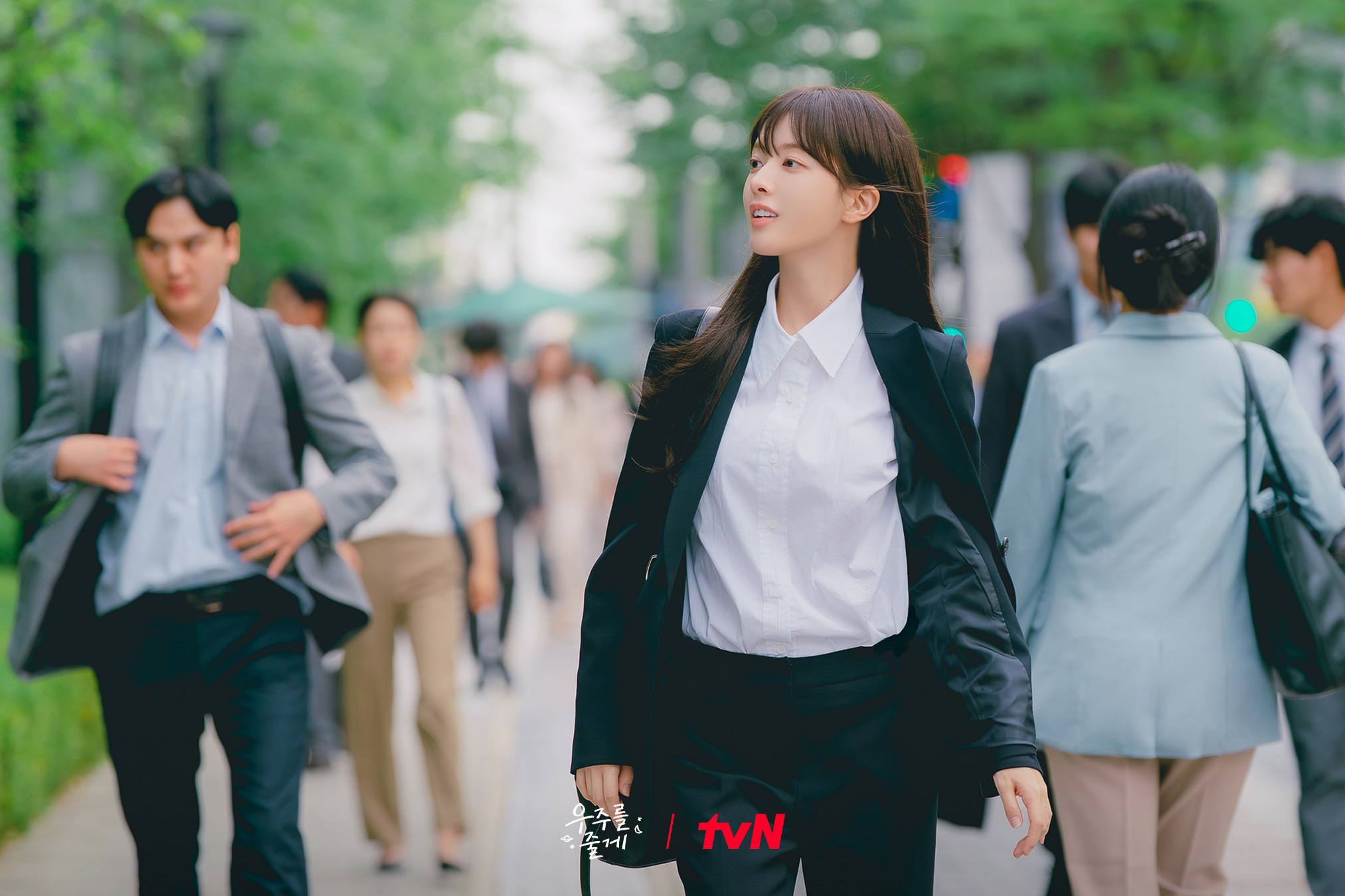 باي إن هيوك و روه جيونغ إي يسعيان لتحقيق أحلامهما في مسلسل "عالمنا - Our Universe"