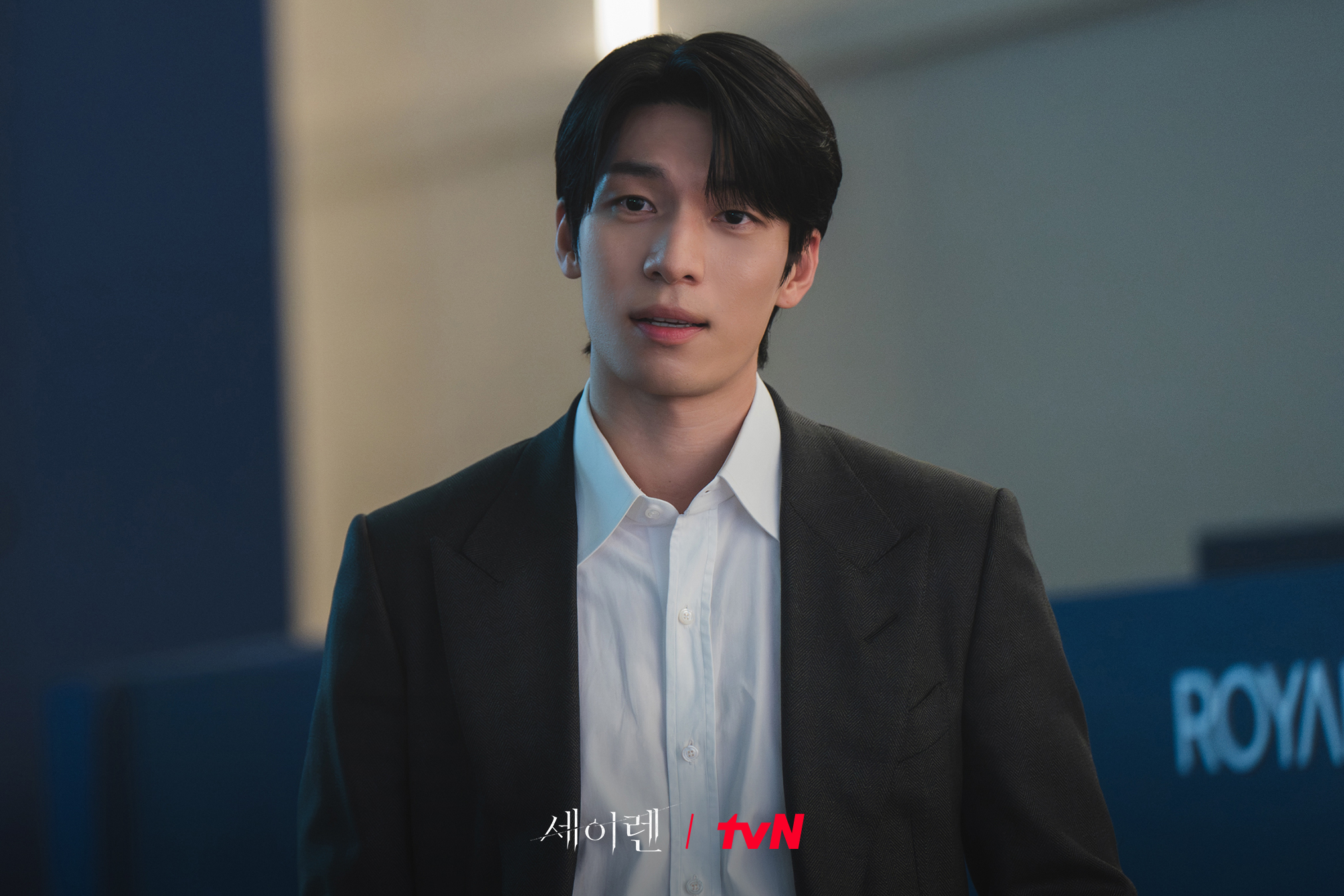 وي ها جون يكشف عن شخصيته وأهم النقاط التي يجب الانتباه إليها في الدراما الجديدة "قبلة الحورية - Siren’s Kiss"