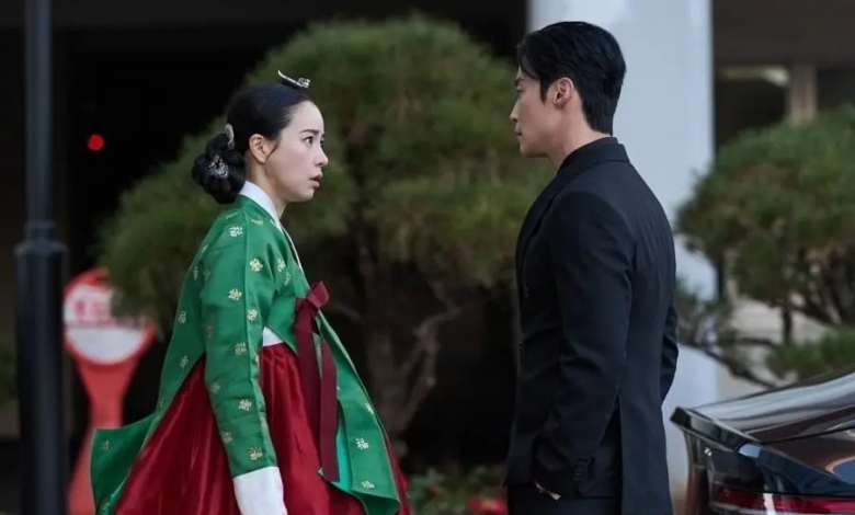 ليم جي يون تُشعل علاقة غير متوقعة مع الملياردير هيو نام جون بعد استيقاظها في عام 2026 في مسلسل "العالم الخبيث - Wicked World" ليم جي يون تُشعل علاقة غير متوقعة مع الملياردير هيو نام جون بعد استيقاظها في عام 2026 في مسلسل "العالم الخبيث - Wicked World"