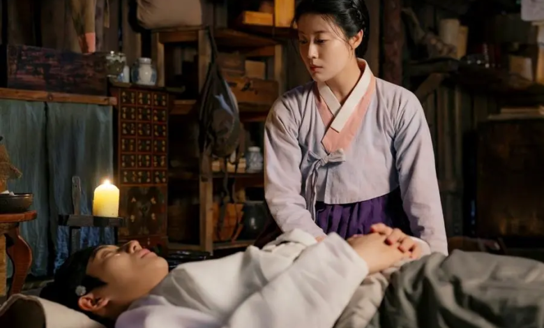 نام جي هيون تعتني بمون سانغ مين بعد إصابته بجروح خطيرة تهدد حياته في مسلسل "إلى لصتي الحبيبة - To My Beloved Thief" نام جي هيون تعتني بمون سانغ مين بعد إصابته بجروح خطيرة تهدد حياته في مسلسل "إلى لصتي الحبيبة - To My Beloved Thief"