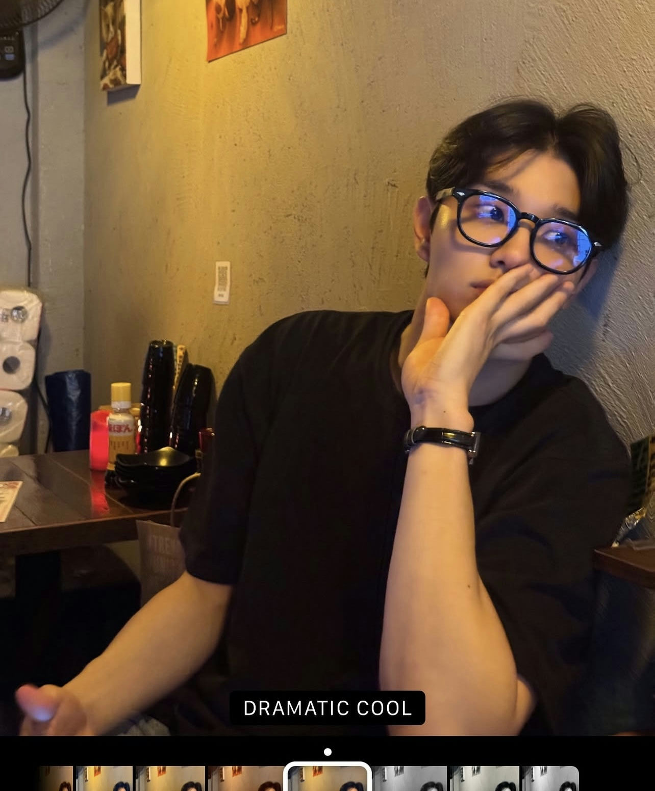 كيم جاي وون: النجم الصاعد الذي يخطف القلوب في مسلسل "فنون سارا"