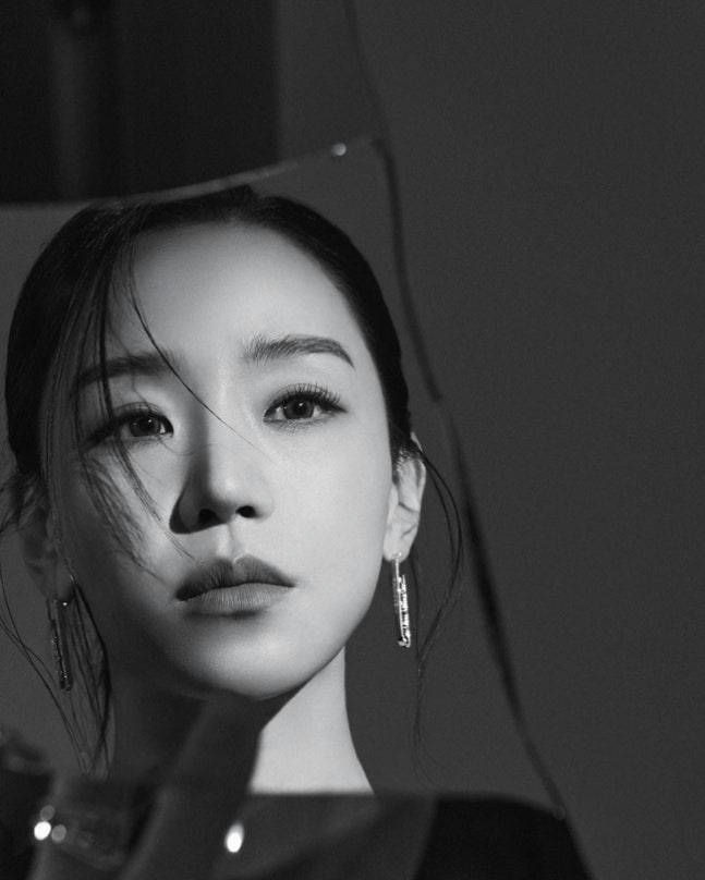 تألقت شين هاي سون في مسلسل "فنون سارا" على نتفليكس، كاشفةً الوجه القبيح للرغبة والغرور