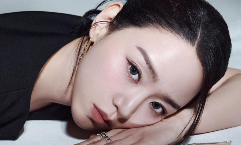 تألقت شين هاي سون في مسلسل "فنون سارا" على نتفليكس، كاشفةً الوجه القبيح للرغبة والغرور