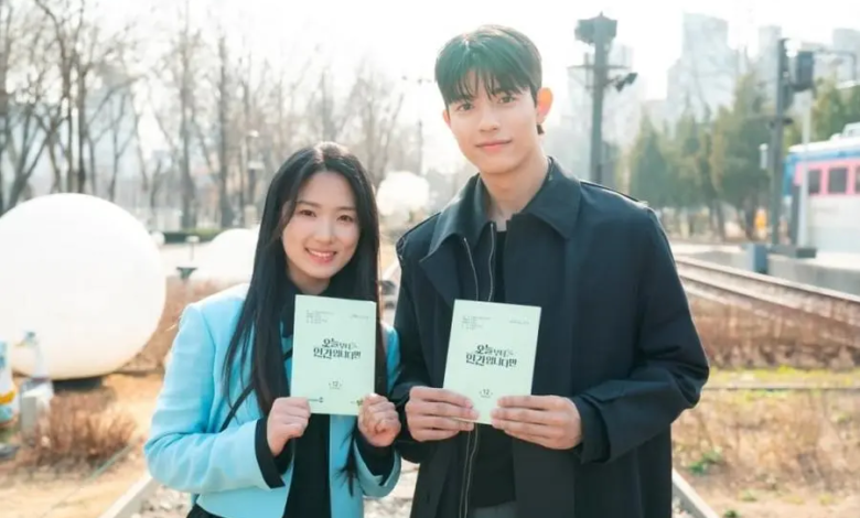 نجوم مسلسل "حكاية بلا ذيول - No Tail To Tell" يودعون الجمهور ويشوقوننا لما ينتظرنا في الحلقة الأخيرة الليلة