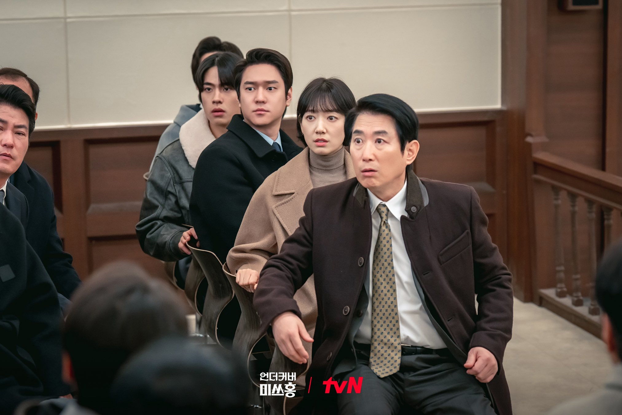 بارك شين هاي تُصدم بشاهد مفاجئ خلال مواجهة في قاعة المحكمة في الحلقة الأخيرة من مسلسل "الآنسة هونغ المتخفية - Undercover Miss Hong"