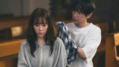 بارك سونغ هون يجفف شعر هان جي مين برفق في مسلسل "الدليل العملي للحب - The Practical Guide To Love"