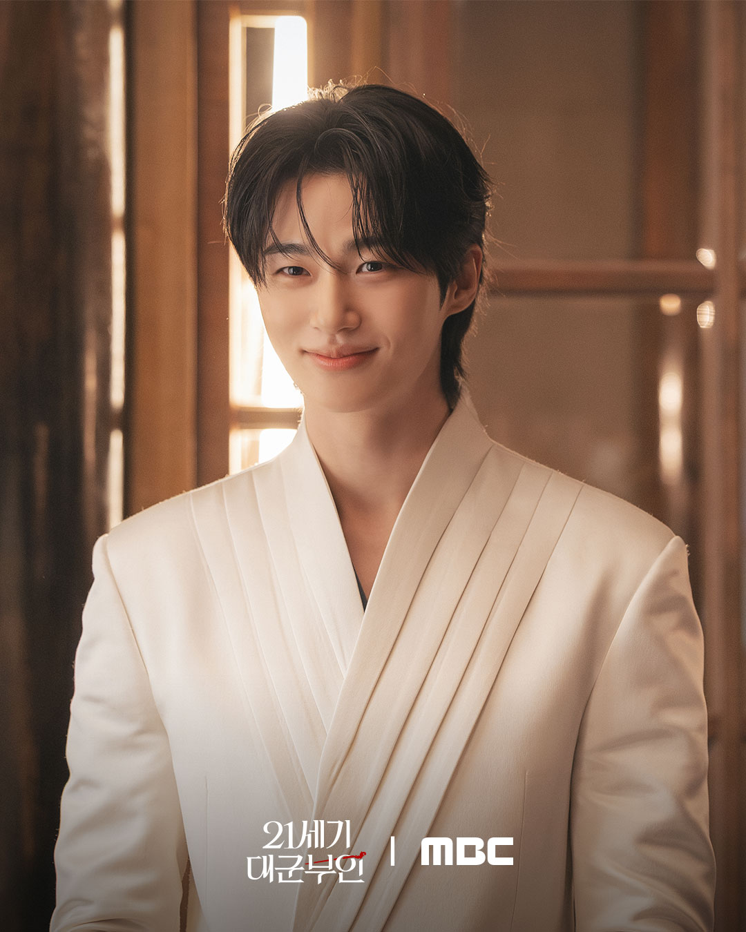 بيون وو سيوك يتحدث عن سبب اختياره مسلسل "التاج المثالي - Perfect Crown" كمشروعه القادم وعن تجسيده لشخصيته والمزيد