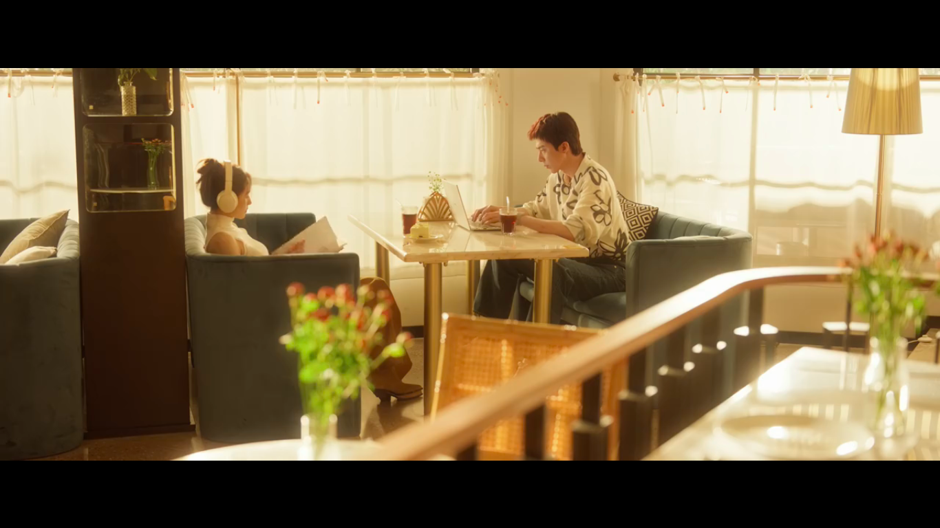 الانطباعات الأولى: "عن الحب - About Love" دراما تستكشف الفروق الدقيقة في الرومانسية والعلاقات