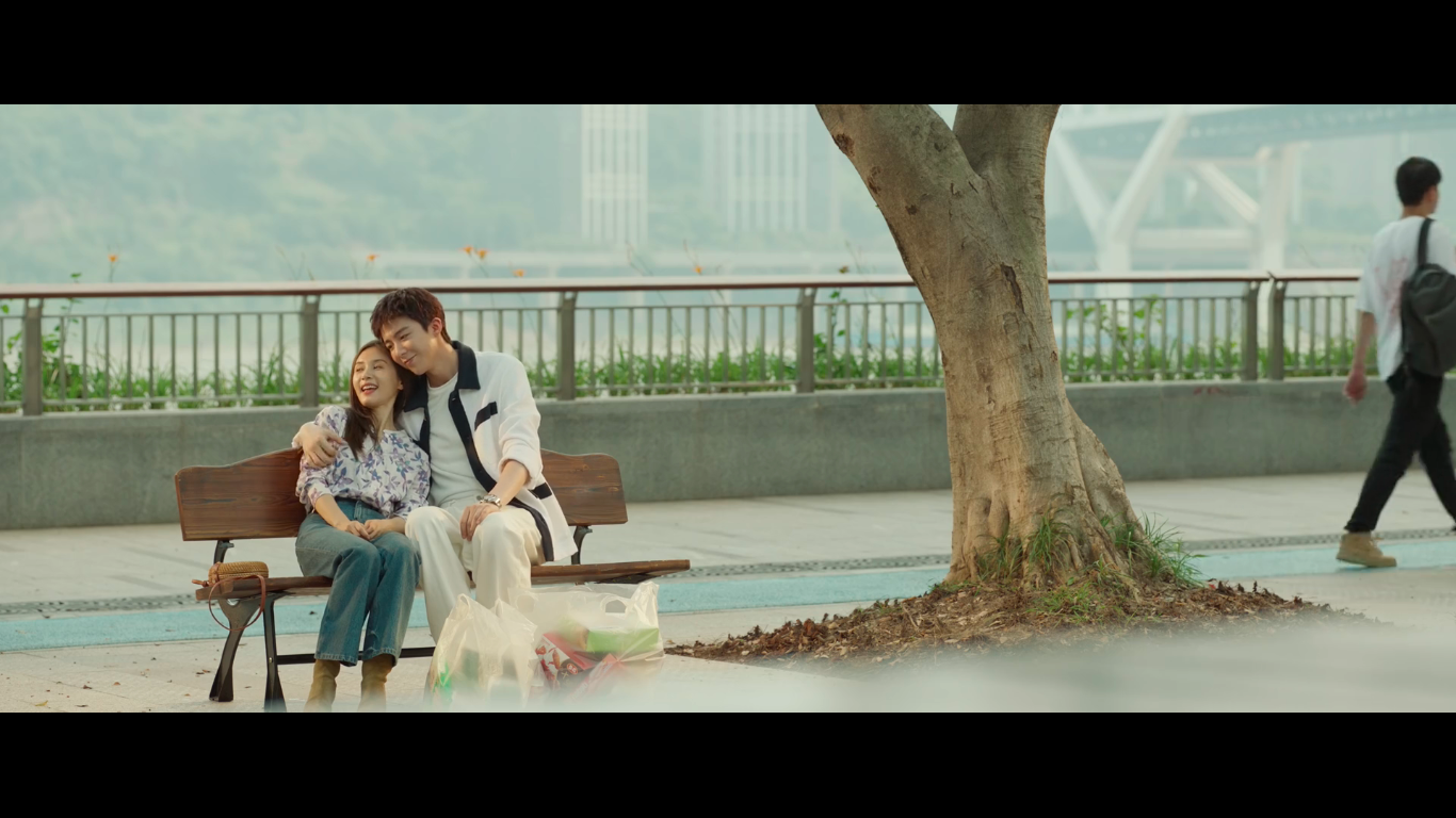 الانطباعات الأولى: "عن الحب - About Love" دراما تستكشف الفروق الدقيقة في الرومانسية والعلاقات