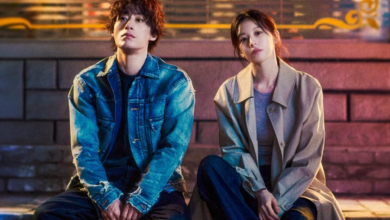 كو كيو هوان و جو يون جونغ يجلسان في صمت في ملصق الدراما الجديدة "كلنا نحاول هنا - We Are All Trying Here"