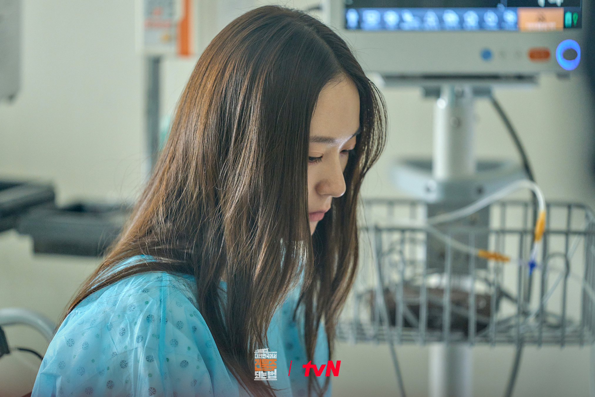 ثنائيان مثيران للاهتمام يستحقان المتابعة في مسلسل "أحلام الخرسانة المجنونة - Mad Concrete Dreams"