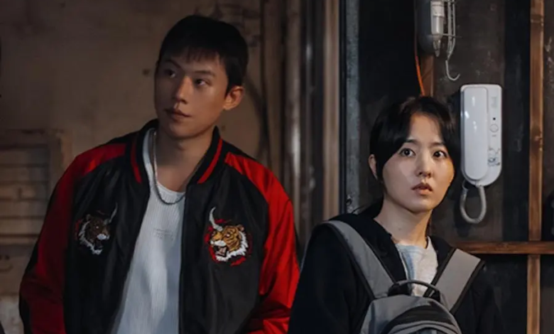 مسلسل "أرض الذهب - Gold Land" الجديد من بطولة بارك بو يونغ و كيم سونغ تشول يؤكد موعد عرضه الأول مع أول ملصق دعائي