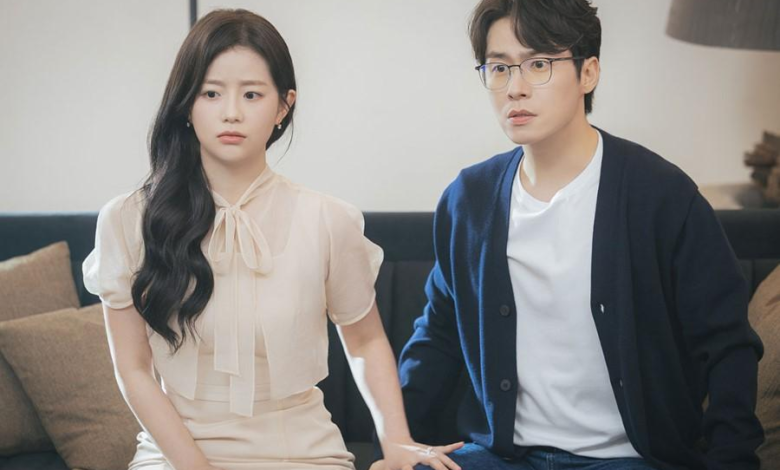 لي جاي وون و تشاي سيو آن هما زوجان تزوجا بعد علاقة طويلة الأمد في الدراما الجديدة "التاج المثالي - Perfect Crown"