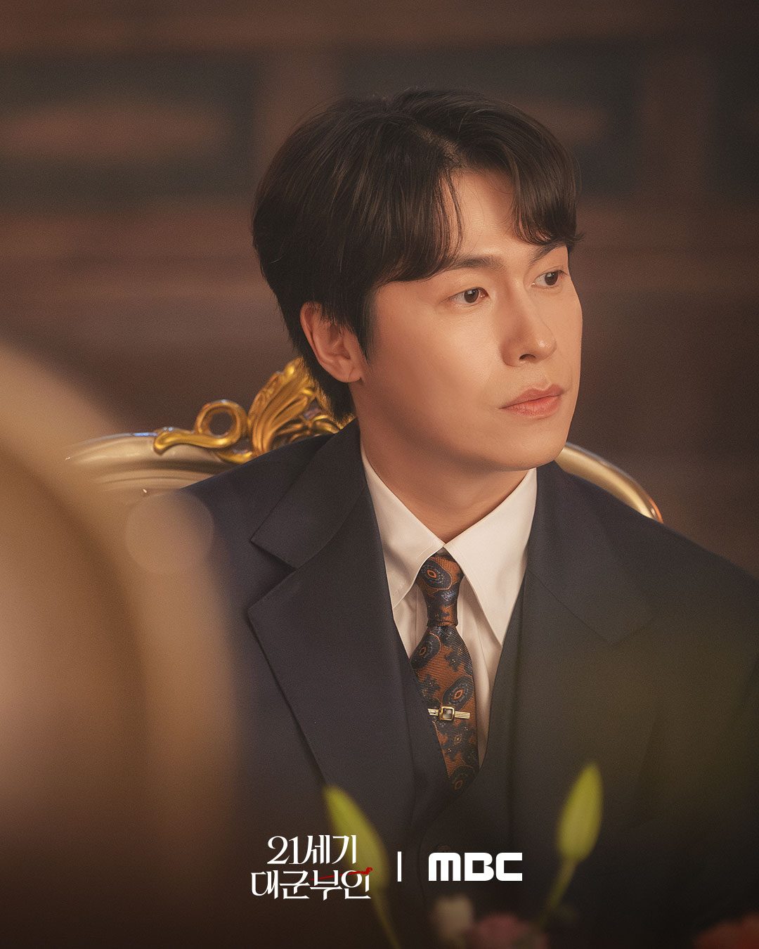 لي جاي وون و تشاي سيو آن هما زوجان تزوجا بعد علاقة طويلة الأمد في الدراما الجديدة "التاج المثالي - Perfect Crown"