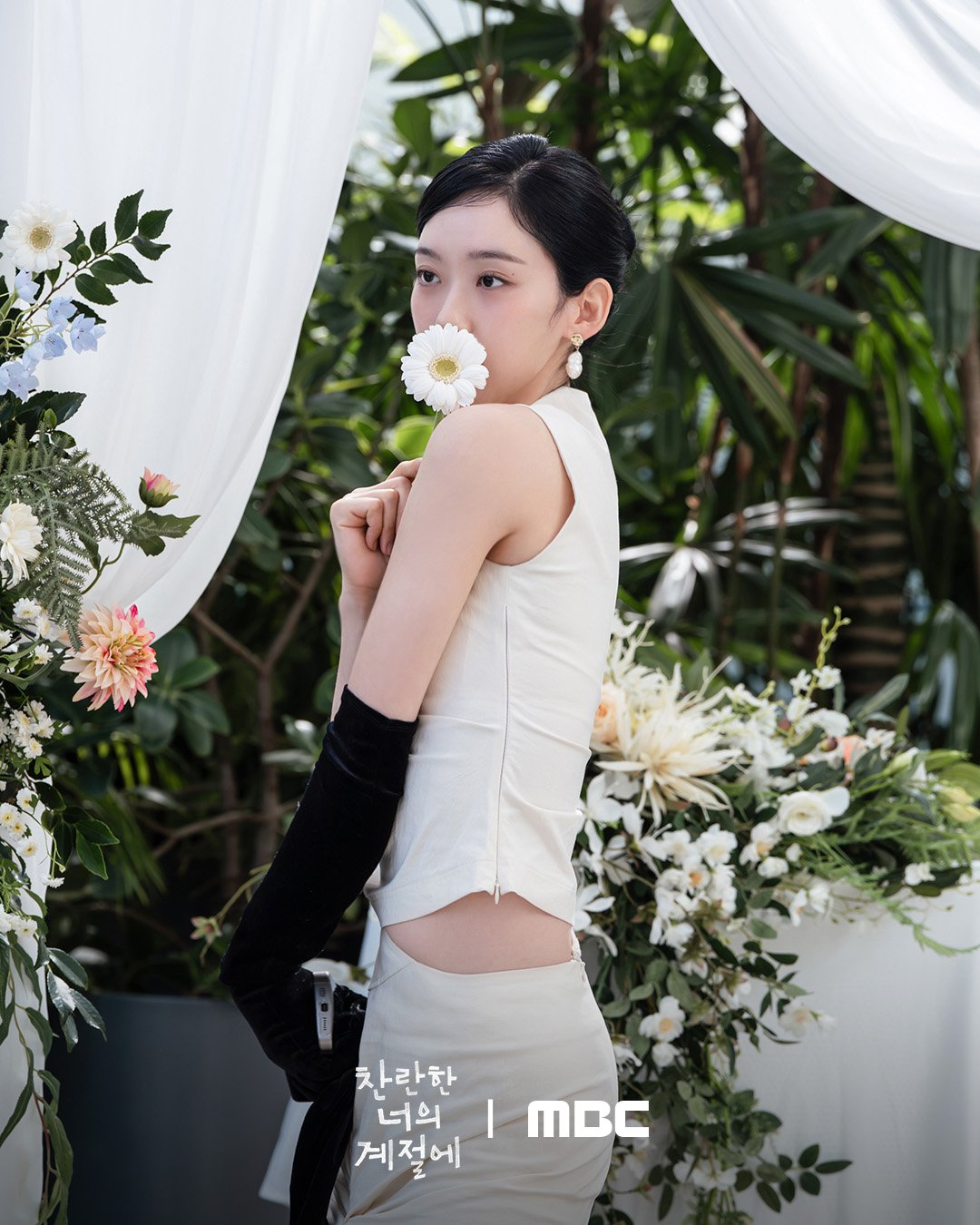 نجوم مسلسل "في موسمك المشرق - In Your Radiant Season" يودعون المشاهدين ويشكرونهم بعد الحلقة الأخيرة نجوم مسلسل "في موسمك المشرق - In Your Radiant Season" يودعون المشاهدين ويشكرونهم بعد الحلقة الأخيرة