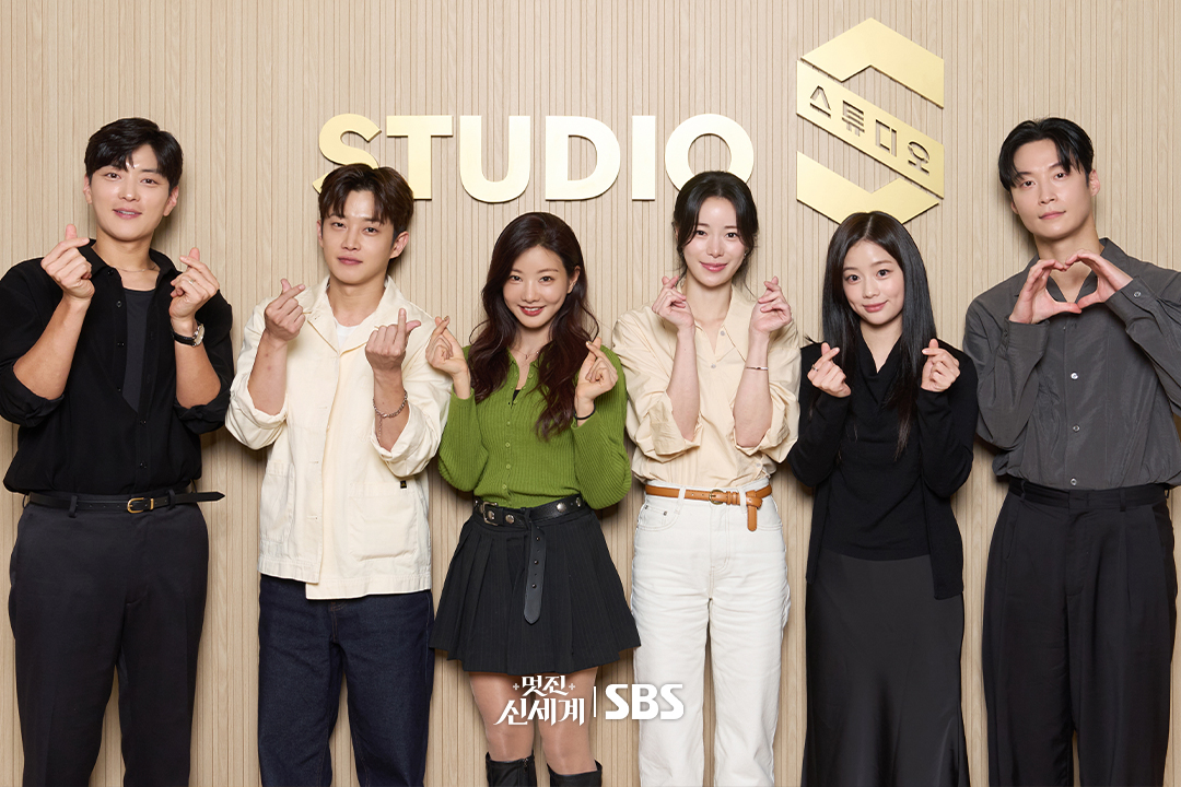 شاهد: ليم جي يون و هيو نام جون وغيرهم يبهرون في قراءة نص مسلسل "عدوي الملكي - My Royal Nemesis" شاهد: ليم جي يون و هيو نام جون وغيرهم يبهرون في قراءة نص مسلسل "عدوي الملكي - My Royal Nemesis"