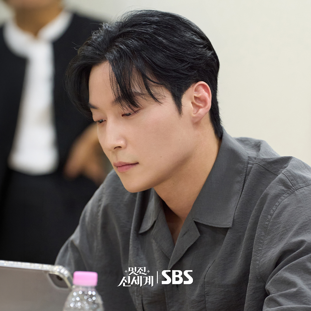 شاهد: ليم جي يون و هيو نام جون وغيرهم يبهرون في قراءة نص مسلسل "عدوي الملكي - My Royal Nemesis" شاهد: ليم جي يون و هيو نام جون وغيرهم يبهرون في قراءة نص مسلسل "عدوي الملكي - My Royal Nemesis"