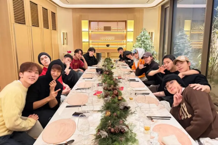 جميع أعضاء فرقة SEVENTEEN البالغ عددهم 13 عضواً يجددون عقودهم مع شركة PLEDIS الترفيهية