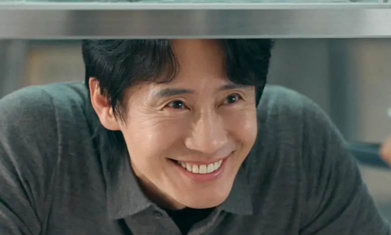 شين ها كيون يتخفى بصفته رئيس الطهاة لاستعادة ما فقده في الدراما الجديدة "محترفو الخمسينات - Fifties Professionals"