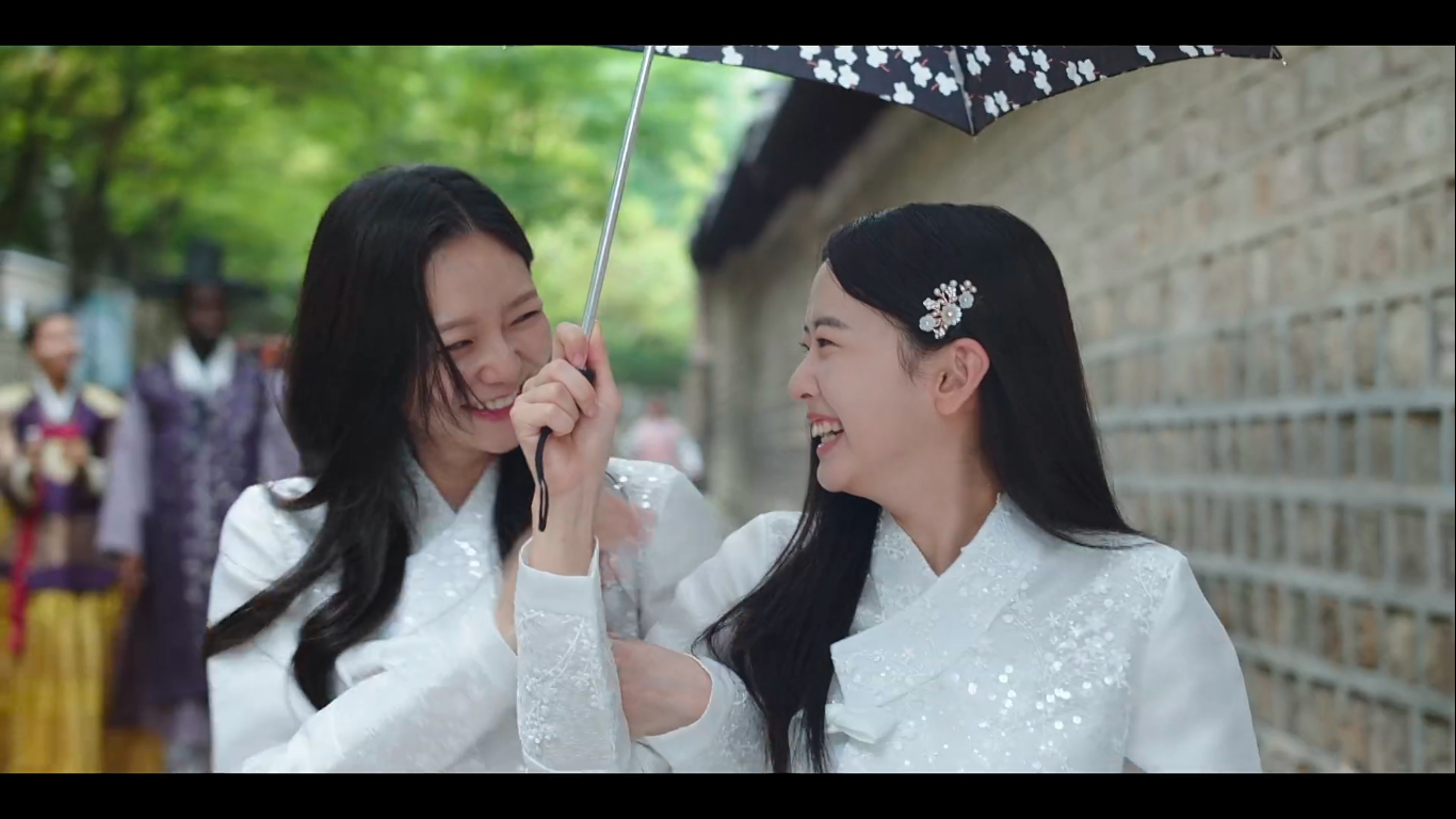 3 مواقف دعم فيها إيسوم و يو يون سيوك بعضهما البعض في الحلقتين 9 و 10 من مسلسل "المحامي الشبح - Phantom Lawyer"